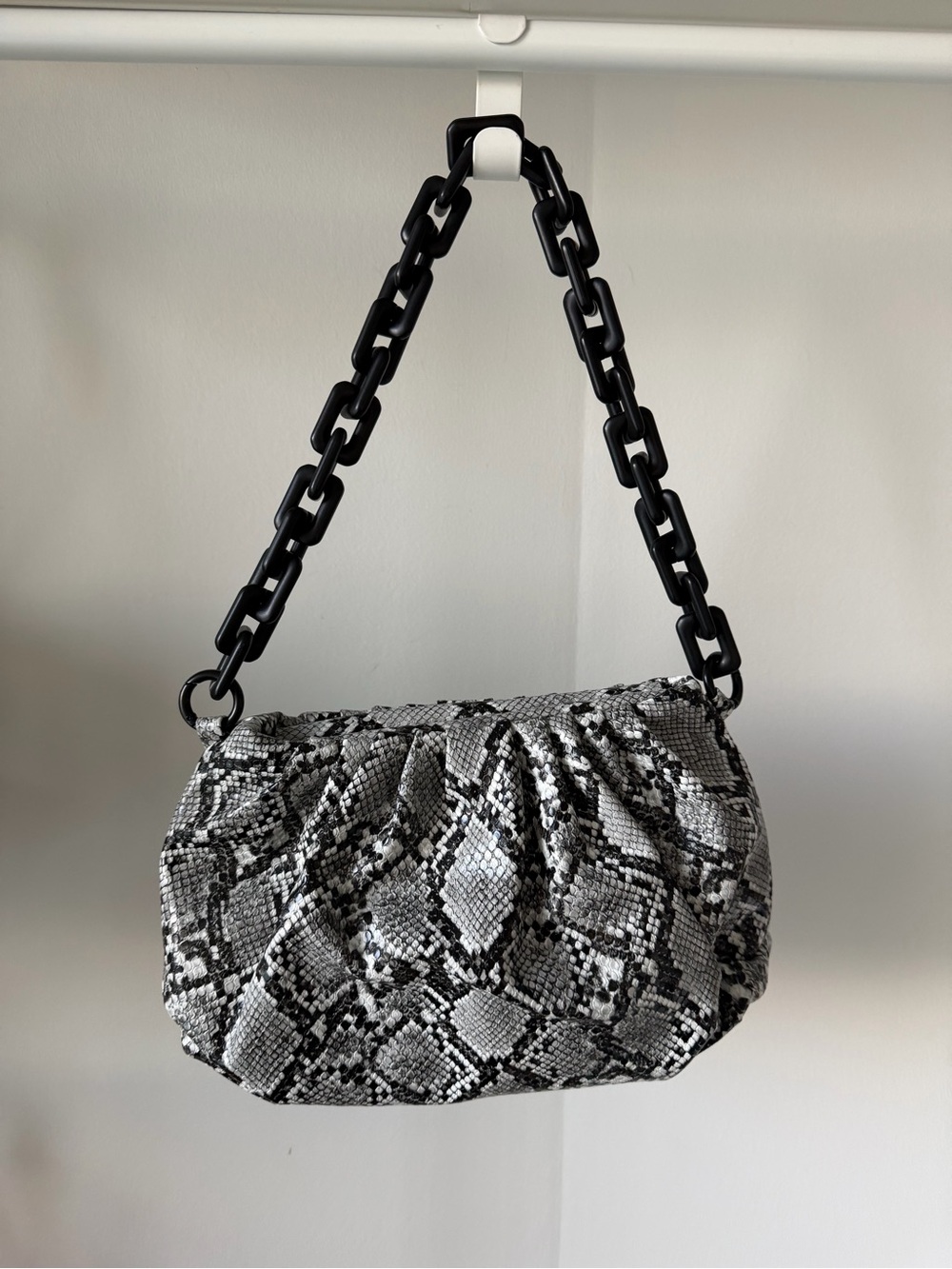 Snake-Print Shoulder Bag with Chunky Chain-like Strap - Black & White